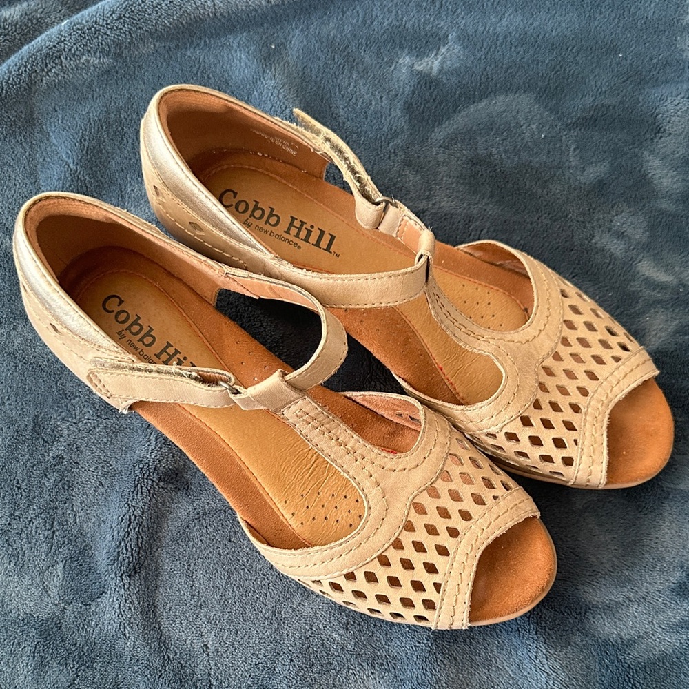 Cobb Hill by New Balance Women's Beige Cutout Sandals